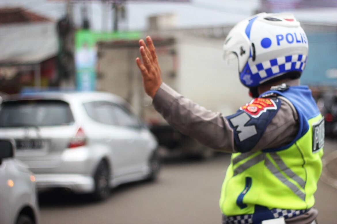 polisi lalu lintas dalam pendekatan sosial masyarakat